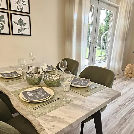 Sunshine - Mit 3 Schlafzimmern, Businesswohnung, Pendler, Monteurzimmer Und Familien Nähe * Salzgitter
