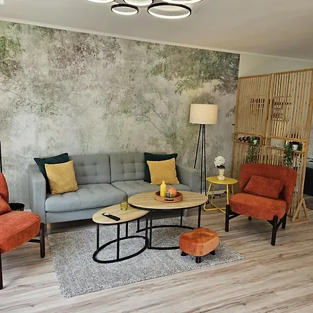 Sunshine - Mit 3 Schlafzimmern, Businesswohnung, Pendler, Monteurzimmer Und Familien Nähe *
