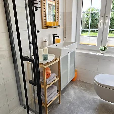 Sunshine - Mit 3 Schlafzimmern, Businesswohnung, Pendler, Monteurzimmer Und Familien Nähe Salzgitter