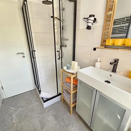 Sunshine - Mit 3 Schlafzimmern, Businesswohnung, Pendler, Monteurzimmer Und Familien Nähe