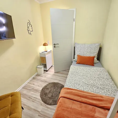 Sunshine - Mit 3 Schlafzimmern, Businesswohnung, Pendler, Monteurzimmer Und Familien Nähe Apartment *