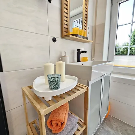Apartment Sunshine - Mit 3 Schlafzimmern, Businesswohnung, Pendler, Monteurzimmer Und Familien Nähe
