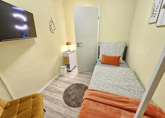 Sunshine - Mit 3 Schlafzimmern, Businesswohnung, Pendler, Monteurzimmer Und Familien Naehe 公寓 *